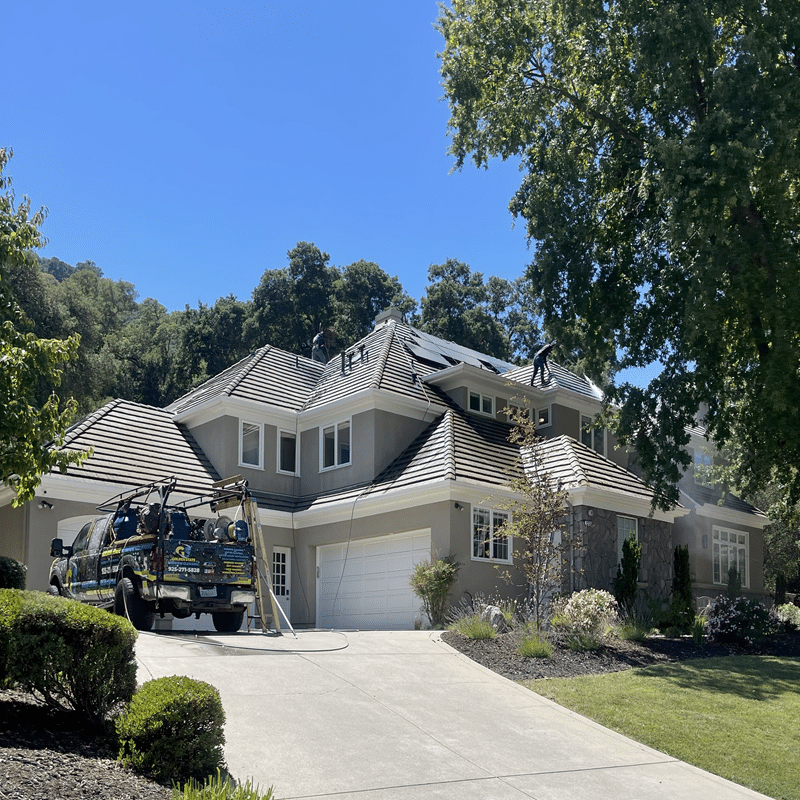 house-and-driveway-pressure-washing-in-lafayette-ca